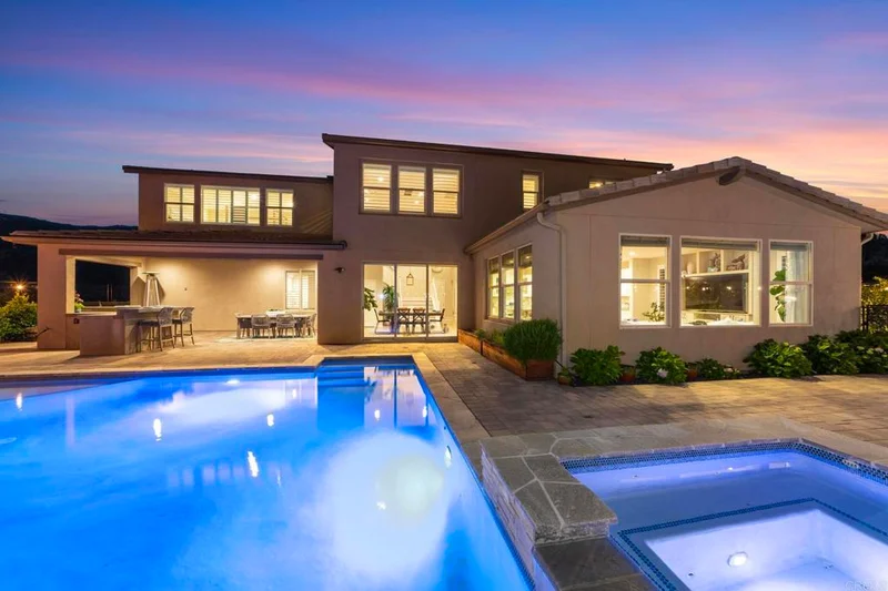 2990 Eldenberry St, Escondido, CA 92029