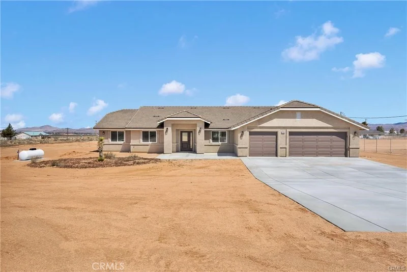 22530 Houston Street, Apple Valley, CA 92308