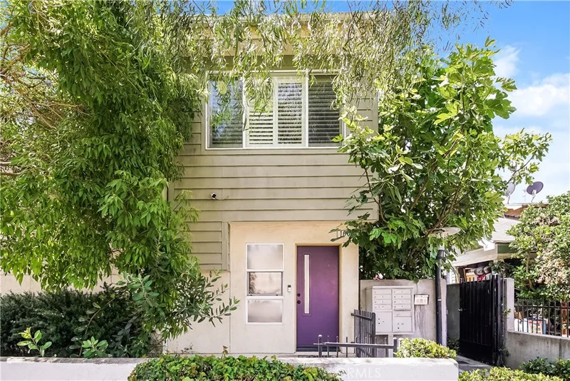 1002 Leighton Avenue, Los Angeles, CA 90037