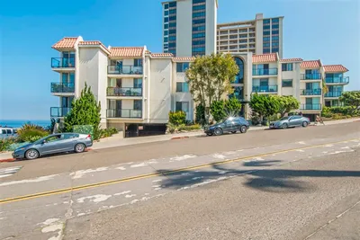 909 Coast 12 photo 2