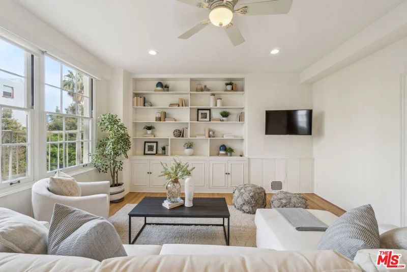 855 S Serrano Avenue 43A, Los Angeles, CA 90005