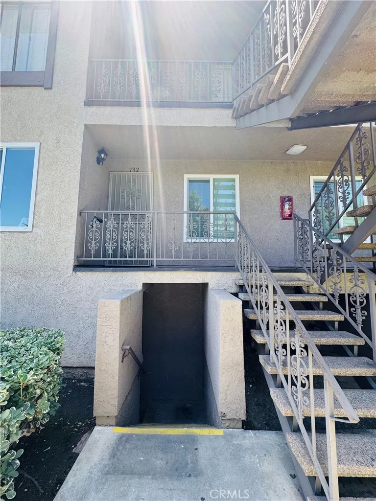 5484 Dobbs Street 132, Los Angeles, CA 90032