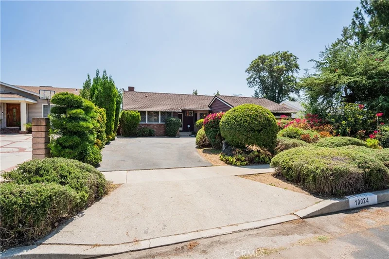 10024 Norwich Avenue, San Fernando, CA 91345