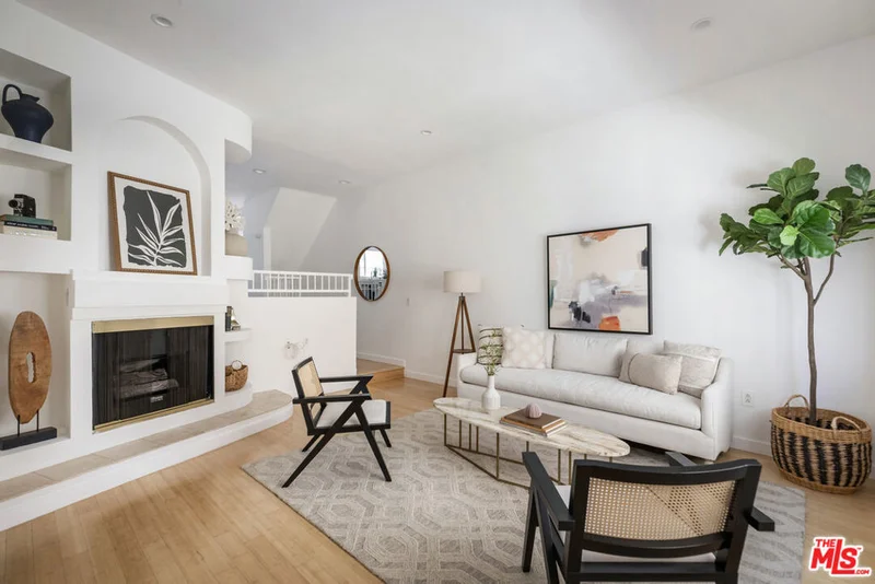 11536 Burbank Boulevard 103, North Hollywood, CA 91601