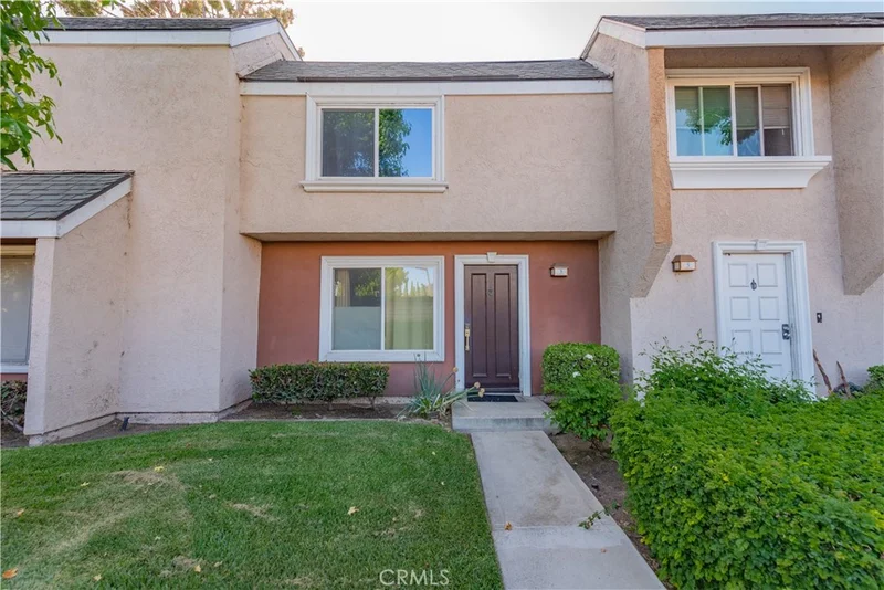 3 Albany 61, Irvine, CA 92604