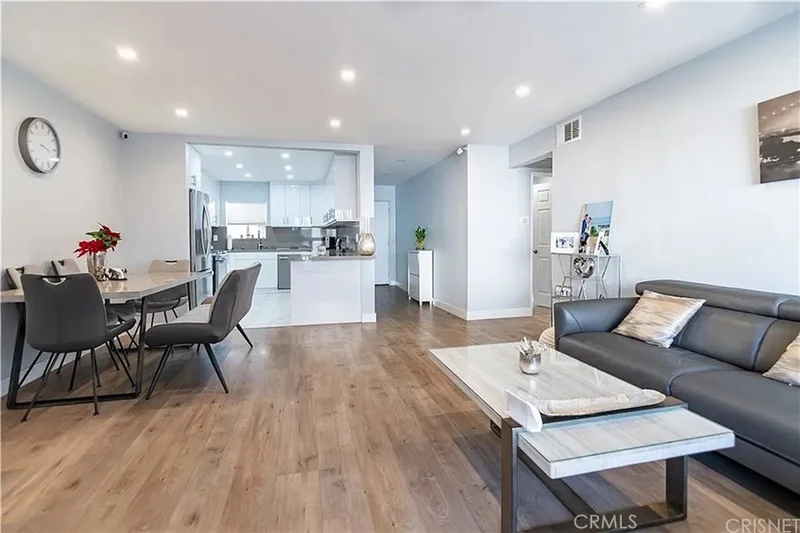 1236 N Columbus Avenue 28, Glendale, CA 91202