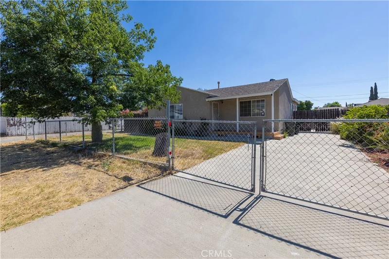 8933 Locust Avenue, Fontana, CA 92335
