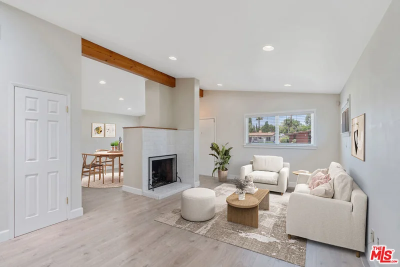 22922 Cantlay Street, West Hills, CA 91307