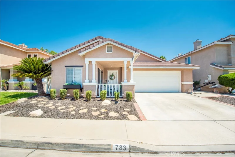 783 Pointe Vista Lane, Corona, CA 92881