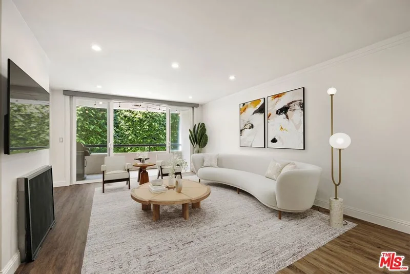 8535 W West Knoll Drive 208, West Hollywood, CA 90069