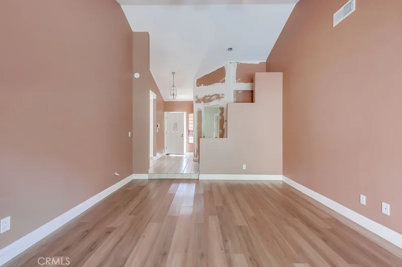 6243 Fallbrook Avenue, Woodland Hills, CA 91367