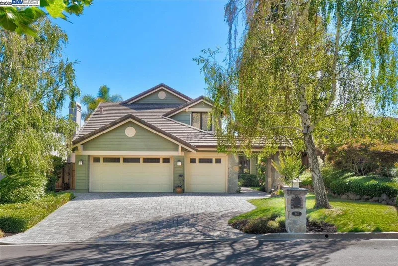 560 Buttonwood Dr, Danville, CA 94506