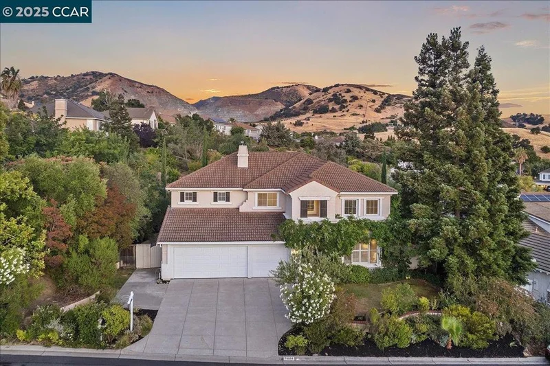 1008 Rolling Woods Way, Concord, CA 94521