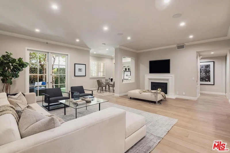 11500 San Vicente Boulevard 218, Los Angeles, CA 90049