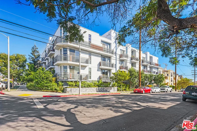 900 S Westgate Avenue 201, Los Angeles, CA 90049