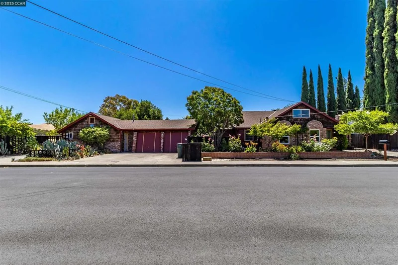 1878 Denkinger Rd, Concord, CA 94521