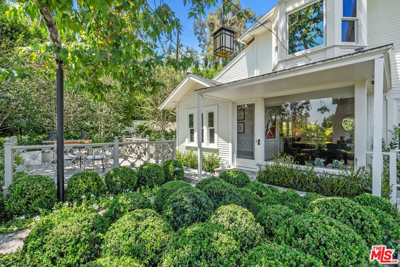 1231 Hilldale Avenue, Los Angeles, CA 90069