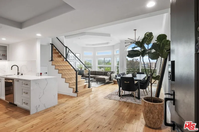 4230 Colfax Avenue 301, Studio City, CA 91604