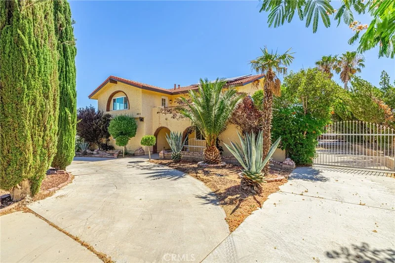 42016 Silverpuffs Drive, Lancaster, CA 93536