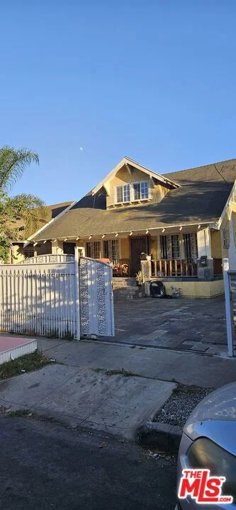 432 W 49th Street, Los Angeles, CA 90037