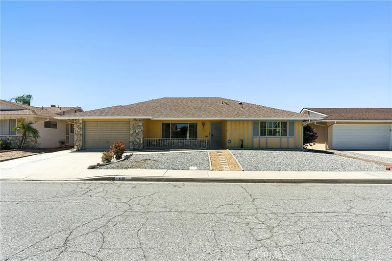 1181 Sandlewood Drive, Hemet, CA 92543