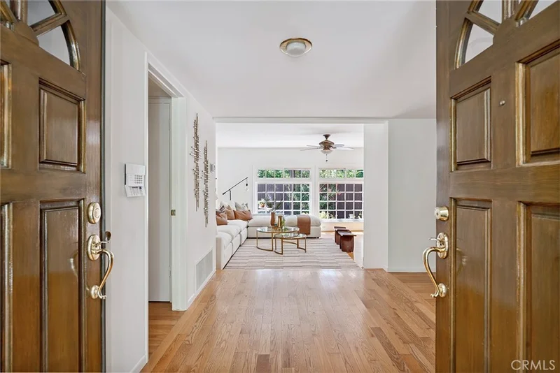 4241 Kingfisher Road, Calabasas, CA 91302