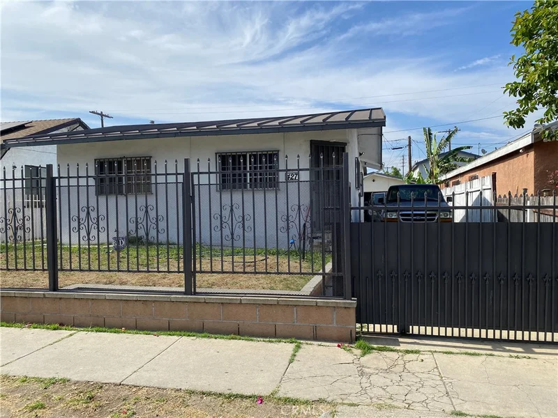 427 W 92nd Street, Los Angeles, CA 90003