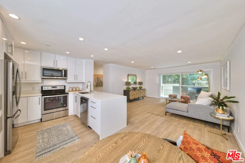 11910 Mayfield Avenue 102, Los Angeles, CA 90049