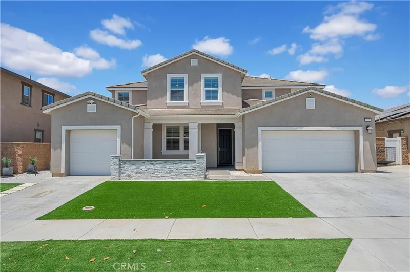 2721 Kings Canyon Drive, Jurupa Valley, CA 92509