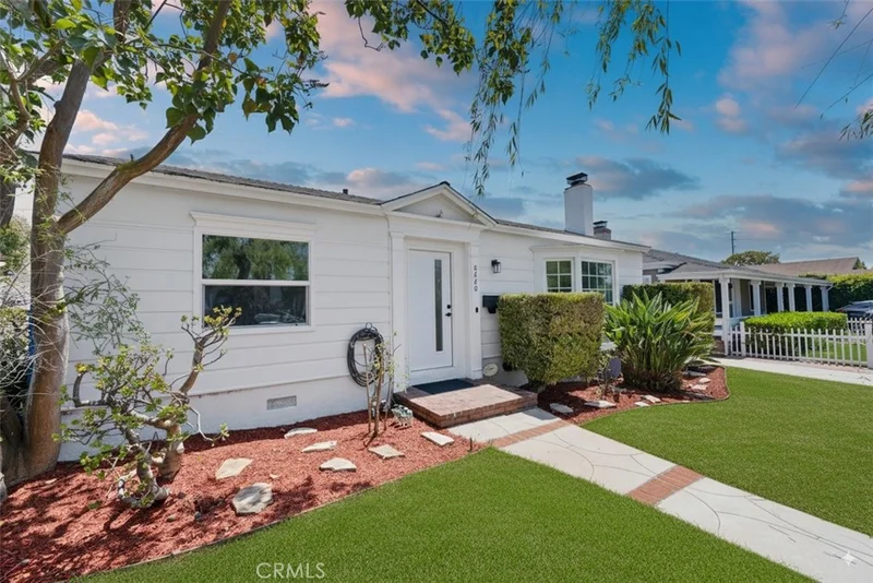 8460 Truxton Avenue, Los Angeles, CA 90045