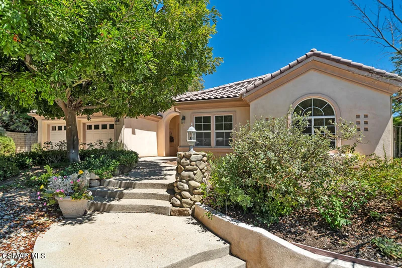 301 Briar Bluff Circle, Thousand Oaks, CA 91360