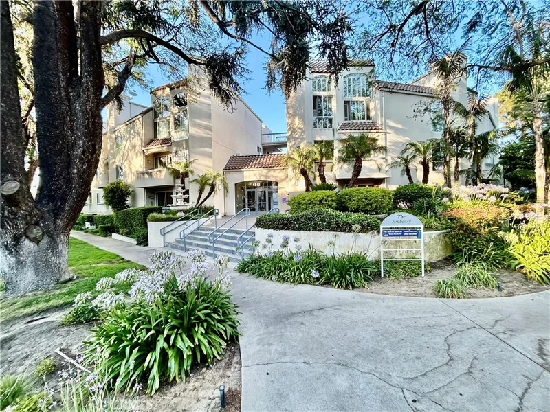 4242 Stansbury Avenue 203, Sherman Oaks, CA 91423