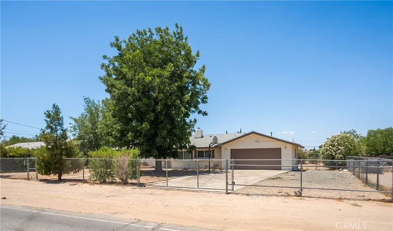 10004 Oakwood Avenue, Hesperia, CA 92345