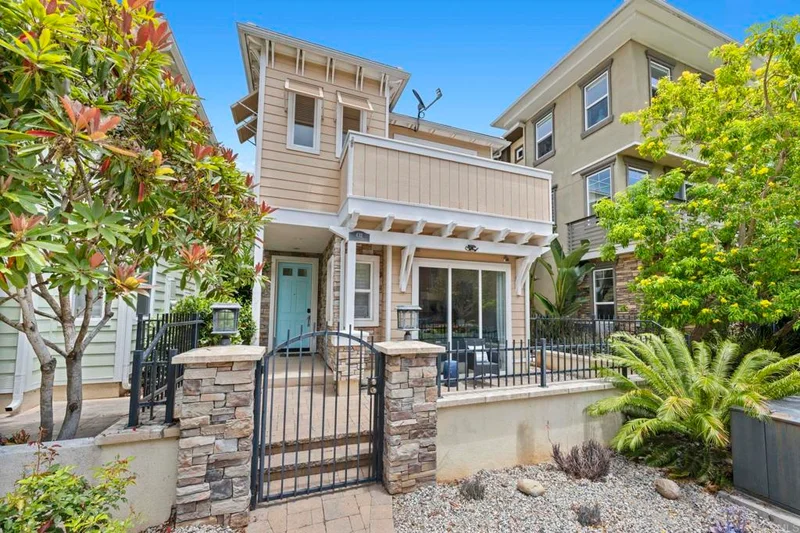 432 S Cleveland Street, Oceanside, CA 92054