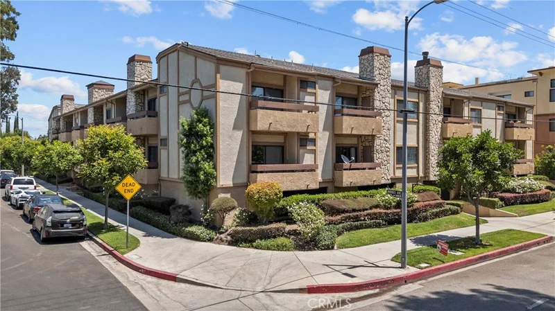 12355 Chandler Boulevard 101, Valley Village, CA 91607