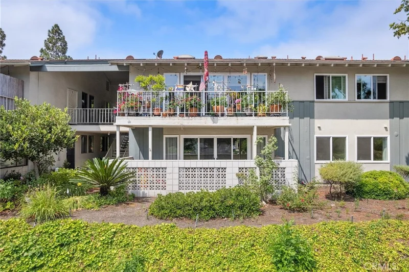 46 Calle Aragon F, Laguna Woods, CA 92637
