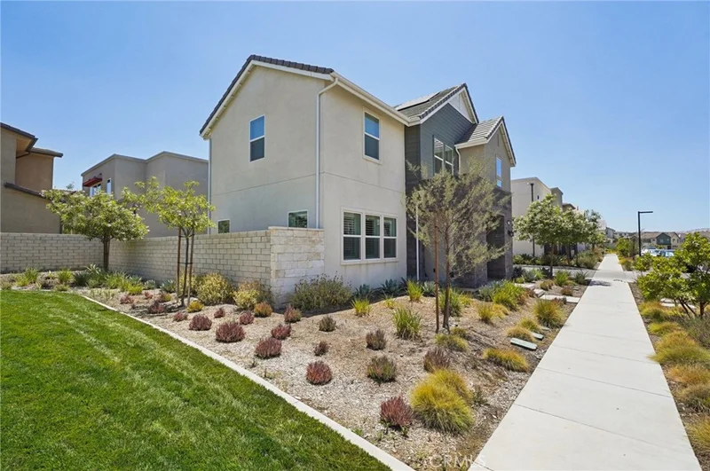 27008 Declaration Road, Valencia, CA 91381
