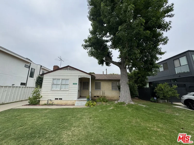 2541 Midvale Avenue, Los Angeles, CA 90064