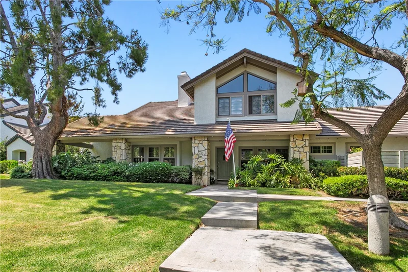 422 E Yale Loop 32, Irvine, CA 92614