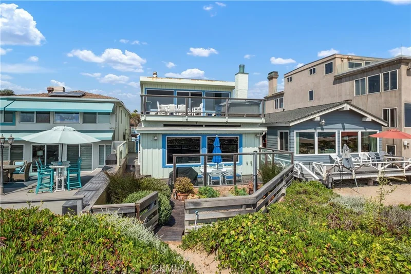 17045 S Pacific Avenue, Sunset Beach, CA 90742