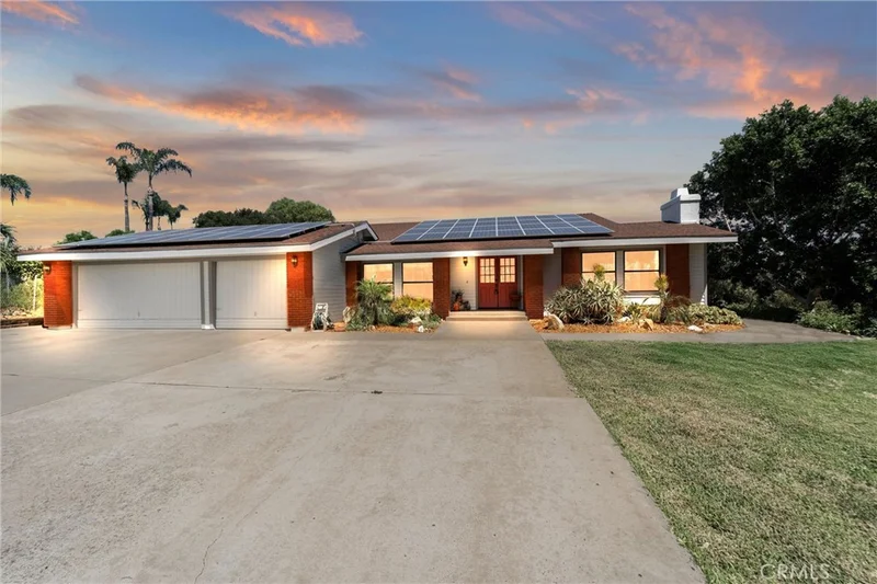 520 Woodland Hills Drive, Escondido, CA 92029