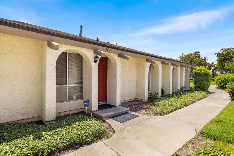 562 Holly Avenue, Oxnard, CA 93036