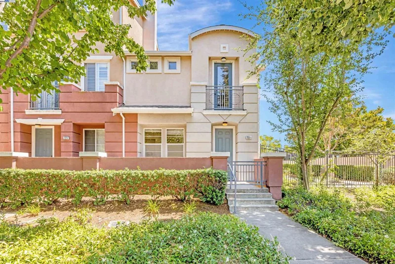 722 City Walk Pl 1