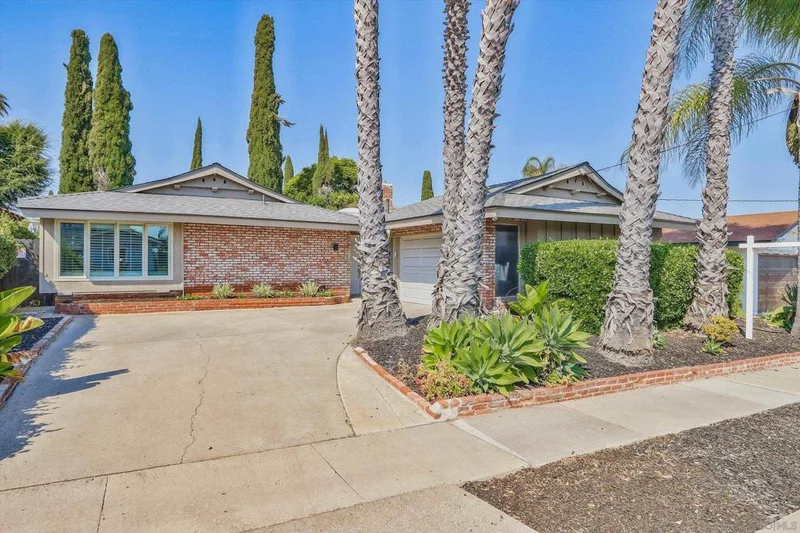 7804 Topaz Lake Ave., San Diego, CA 92119