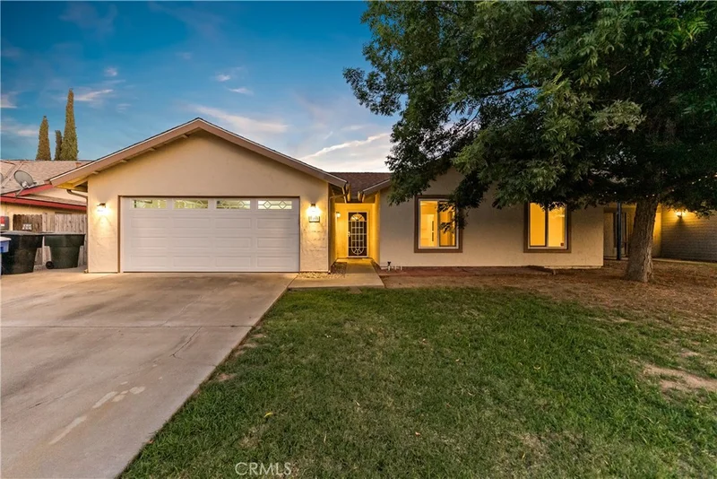 1001 Lakewood Drive, Hanford, CA 93230