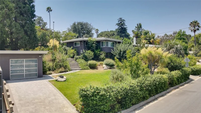 10034 La Canada Way, Shadow Hills, CA 91040