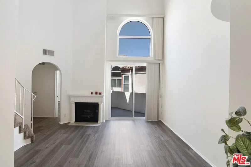 620 S Gramercy Place 439, Los Angeles, CA 90005