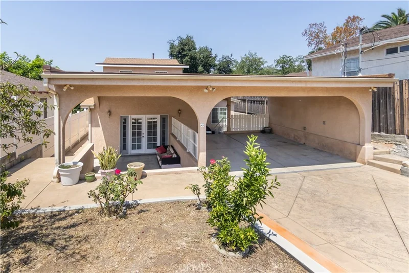 10233 Glory Avenue, Tujunga, CA 91042