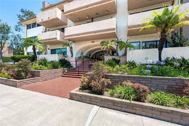 12300 Montecito Road 1, Seal Beach, CA 90740