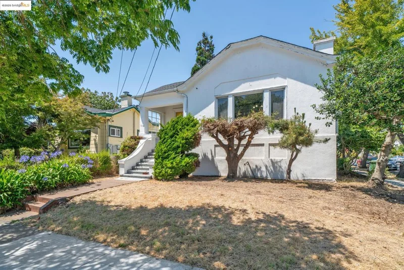 1239 Carleton St, Berkeley, CA 94702